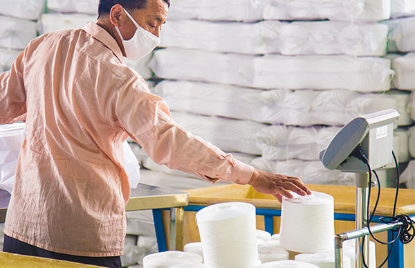 4月我對(duì)美貿(mào)易順差擴(kuò)大10.5%!紡織品服裝出口整體平穩(wěn)