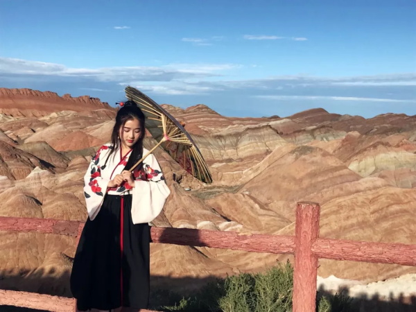 1719968900871345.jpg Why are more and more young people fascinated by the craze of “Hanfu” in China?